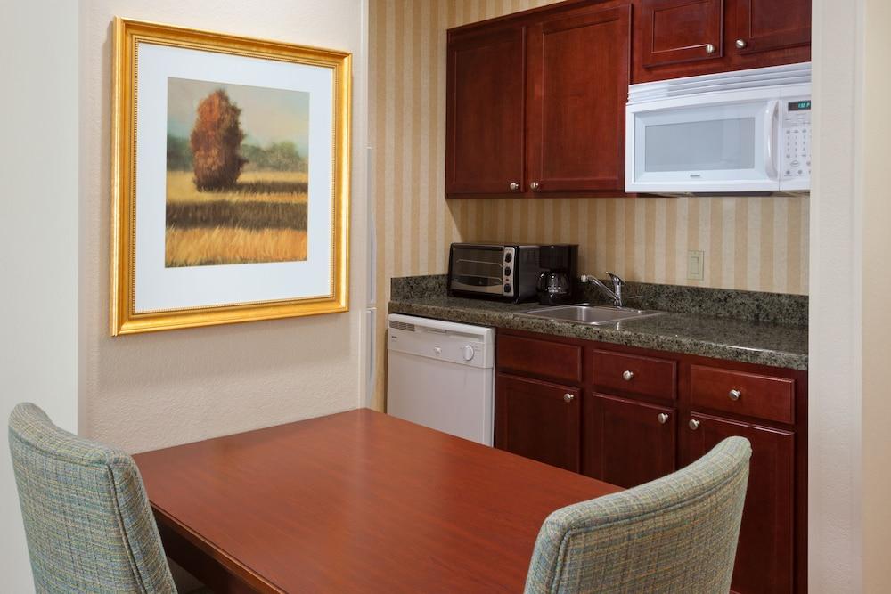Homewood Suites By Hilton Gainesville Exterior photo